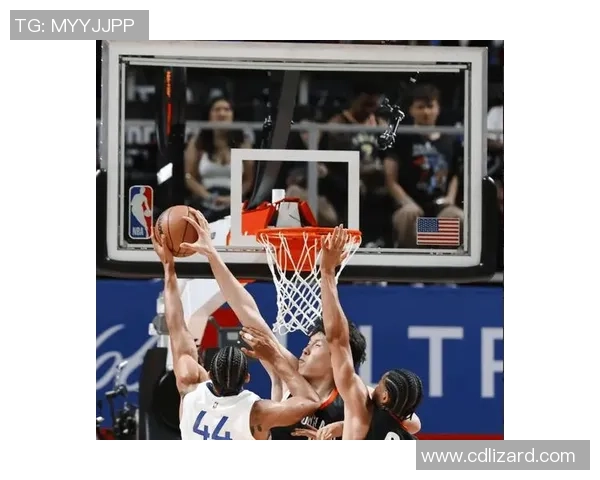 勇士与开拓者激战正酣NBA精彩对决回顾与分析